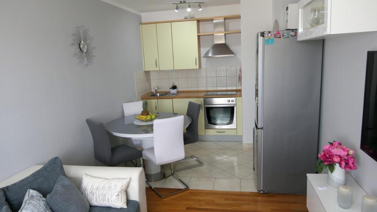 Ferienwohnung Apartman *Sanja* Omiš Exterior foto