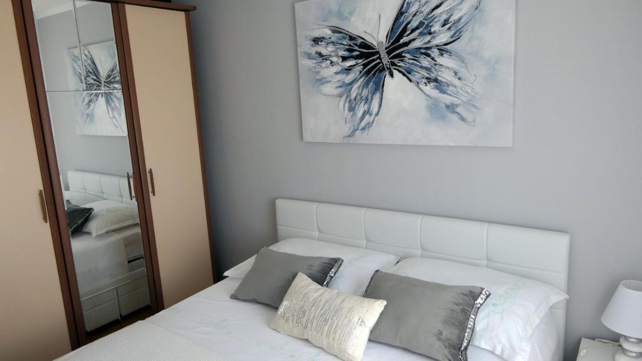 Ferienwohnung Apartman *Sanja* Omiš Exterior foto